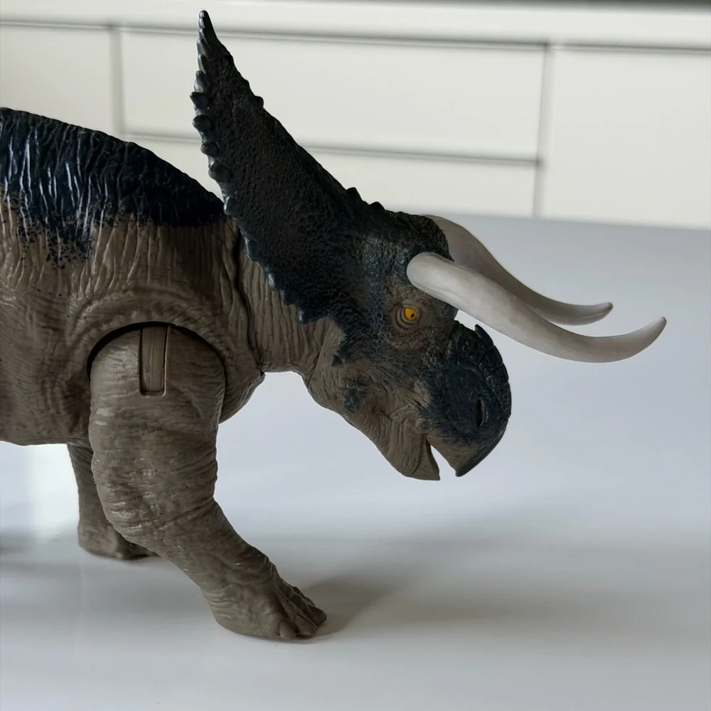 Mattel Jurassic World Rebirth Wild Roar Nasutoceratops Action Figure